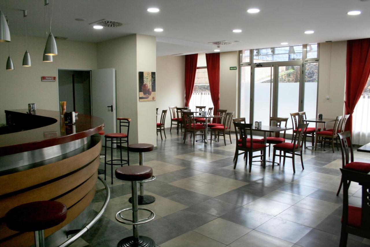 Hotel Cangas De Onis Center Екстер'єр фото